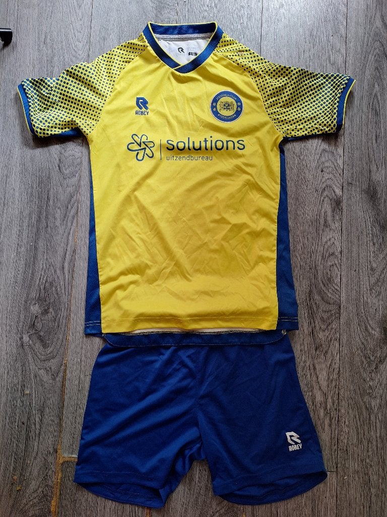 Tenue Fc Zoetermeer is 3x gedragen. Maat S, Maat S, Ophalen of Verzenden, Nieuw, Set