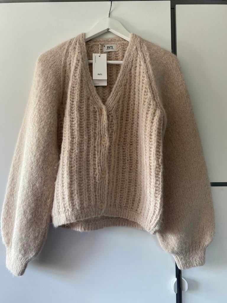 Prachtig superzacht vest INTI baby-alpacawol mt M, Verzenden, Nieuw, Maat 38/40 (M), Beige