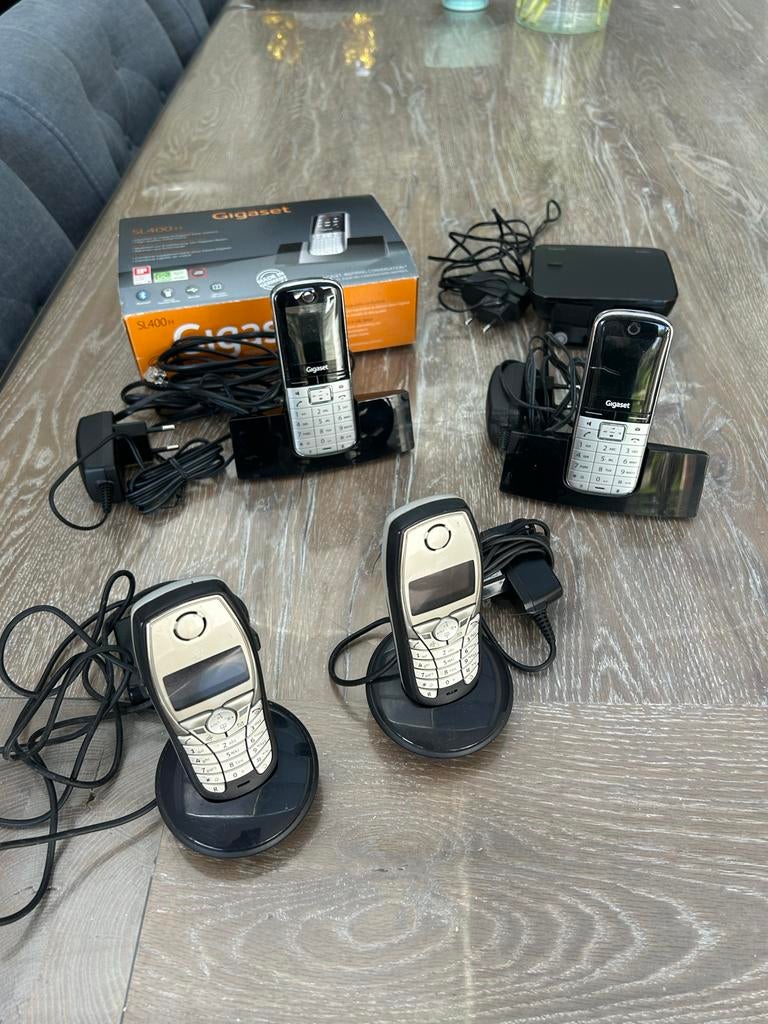 Draadloze telefoons met versterker, Telecommunicatie, Ophalen of Verzenden, Gebruikt, 4 handsets of meer