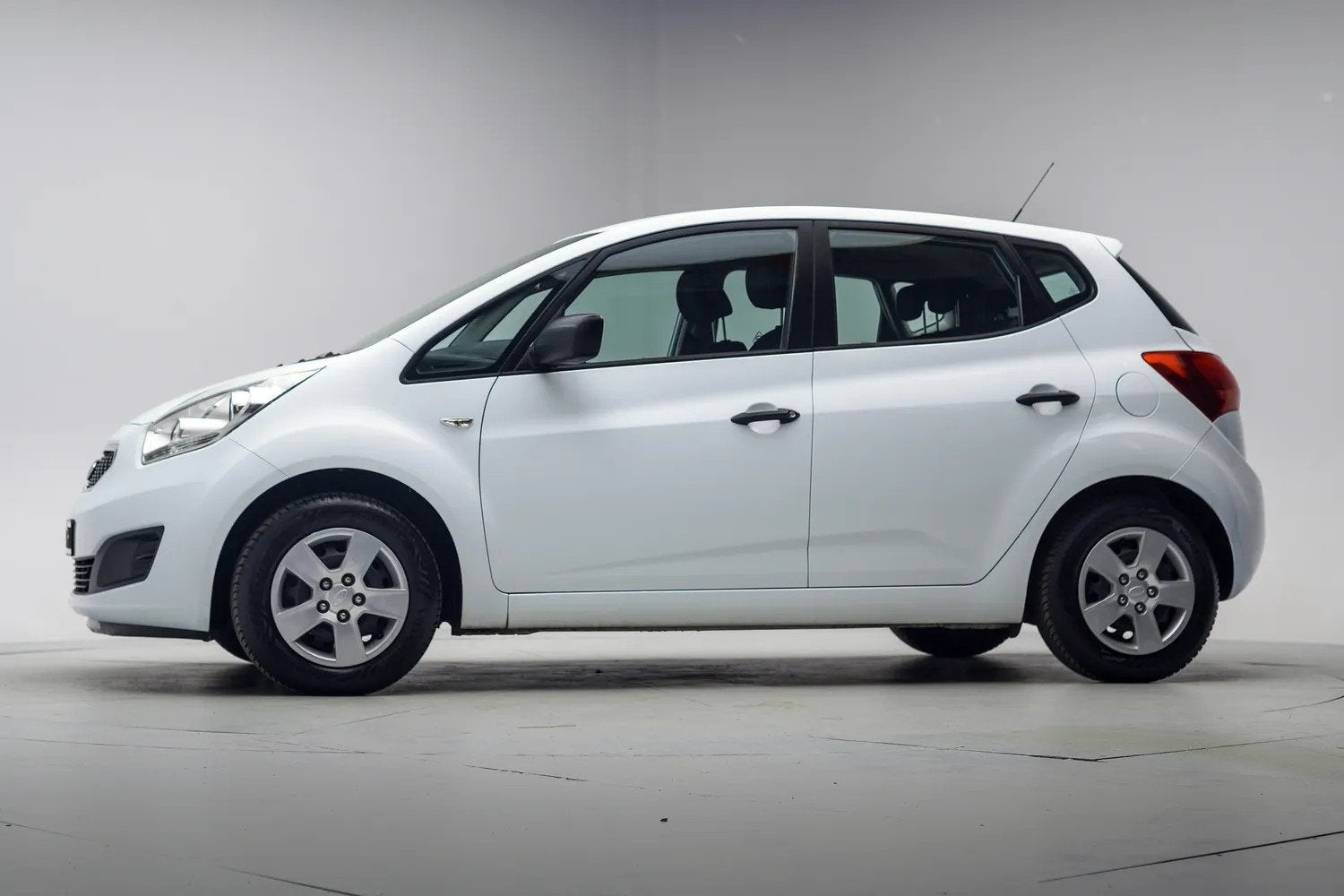 Kia Venga VENGA 1.4 CVVT X-tra [ Airco Trekhaak Radio ], Auto's, Gebruikt, 4 cilinders, 1396 cc, 1153 kg