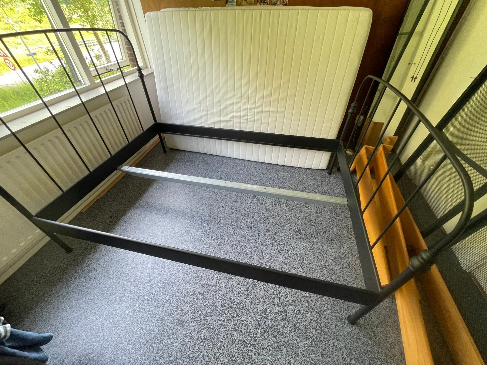 Ikea spijlen bedframe Lillesand 140 x 200 grijs/zwart, Ophalen, Gebruikt, Zwart, Tweepersoons