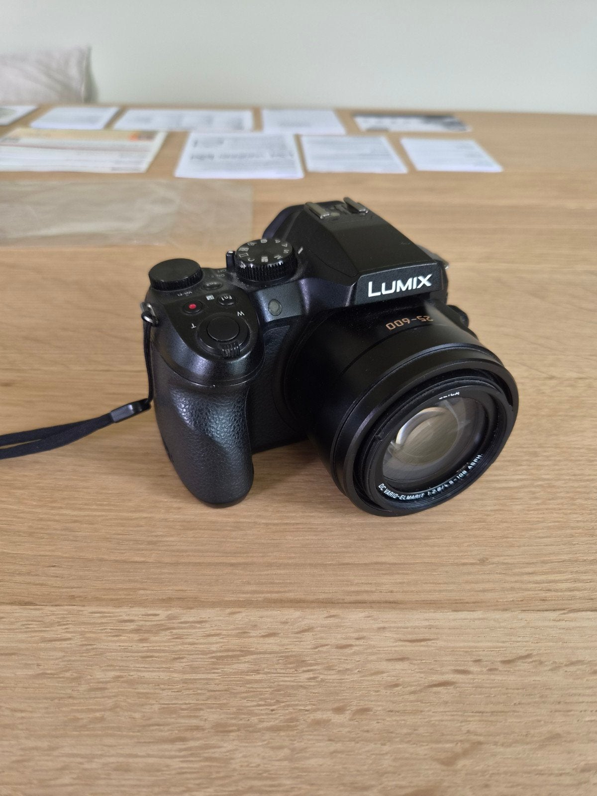 Panasonic Lumix DMC-FZ300 – Compleet pakket – Zeer nette sta, Audio, Tv en Foto, Fotocamera's Digitaal, Panasonic, Draagriem, 12 megapixels
