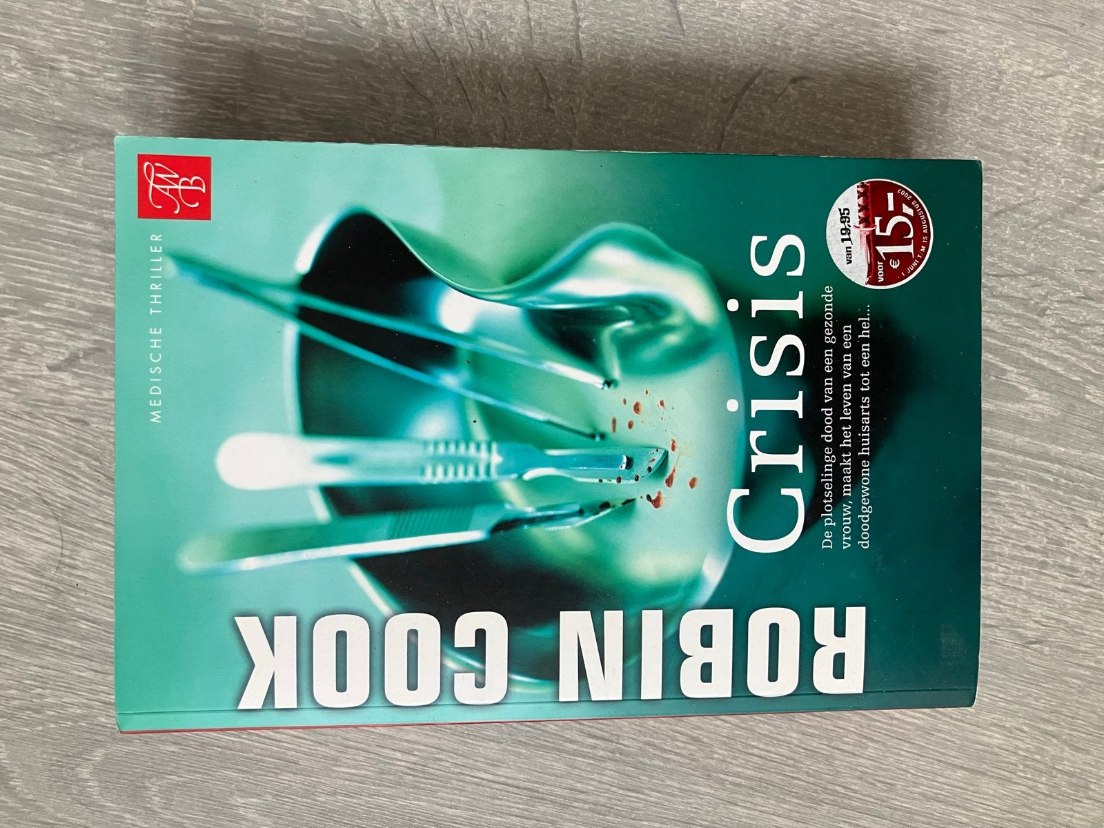 Crisis - Robin Cook (Medische thriller), Boeken, Thrillers, Ophalen of Verzenden, Gelezen, Nederland