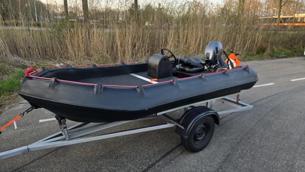 Whaly 370 met trailer en motor, Watersport en Boten, Rubberboten, Gebruikt, Inclusief motor, Ophalen, Polyester/glasvezel