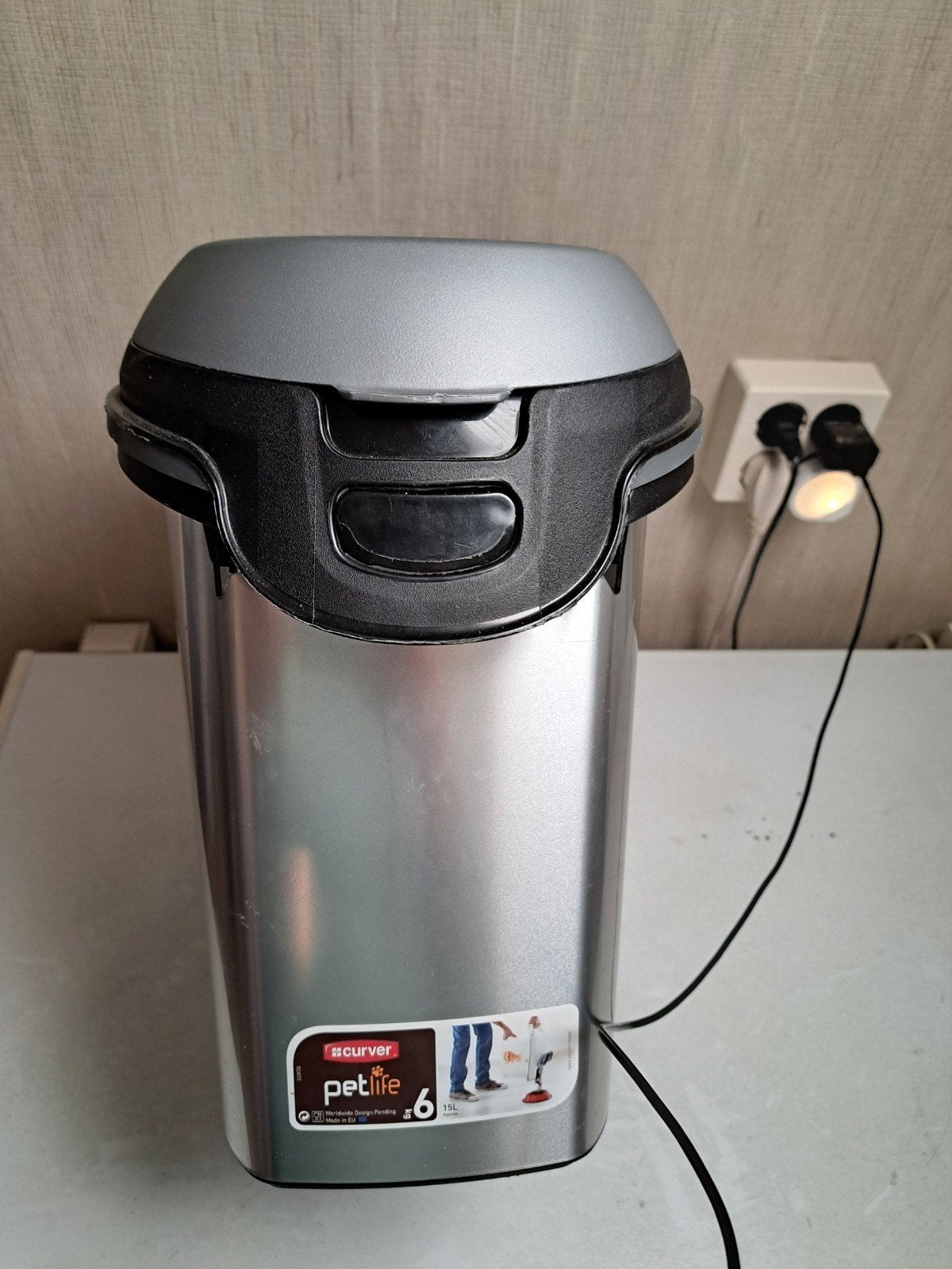 Curver voedselcontainer voor honden/ katten z.g.a.n., Dieren en Toebehoren, Ophalen of Verzenden, Hond