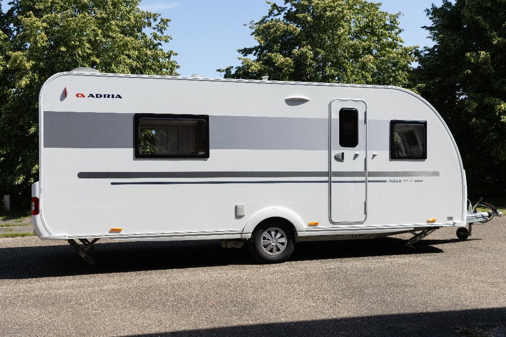 Prachtige Adria Adora 572UT uit 2020 met mover, voortent..., 2 aparte bedden, Rondzit, Particulier, Schokbreker