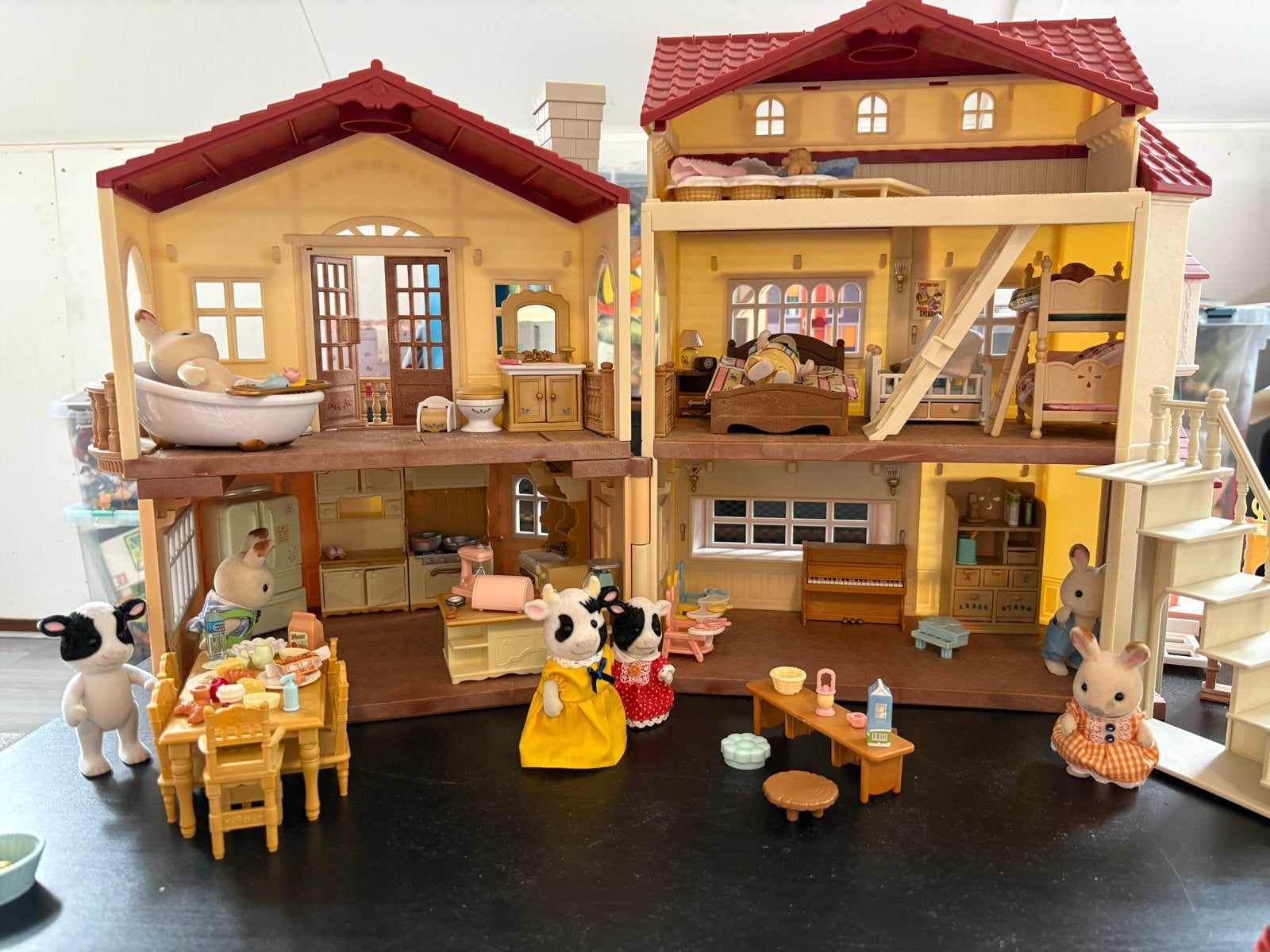 Grote Sylvanian Families set: huis, auto, figuren & meubels, Ophalen, Gebruikt, Jongen of Meisje