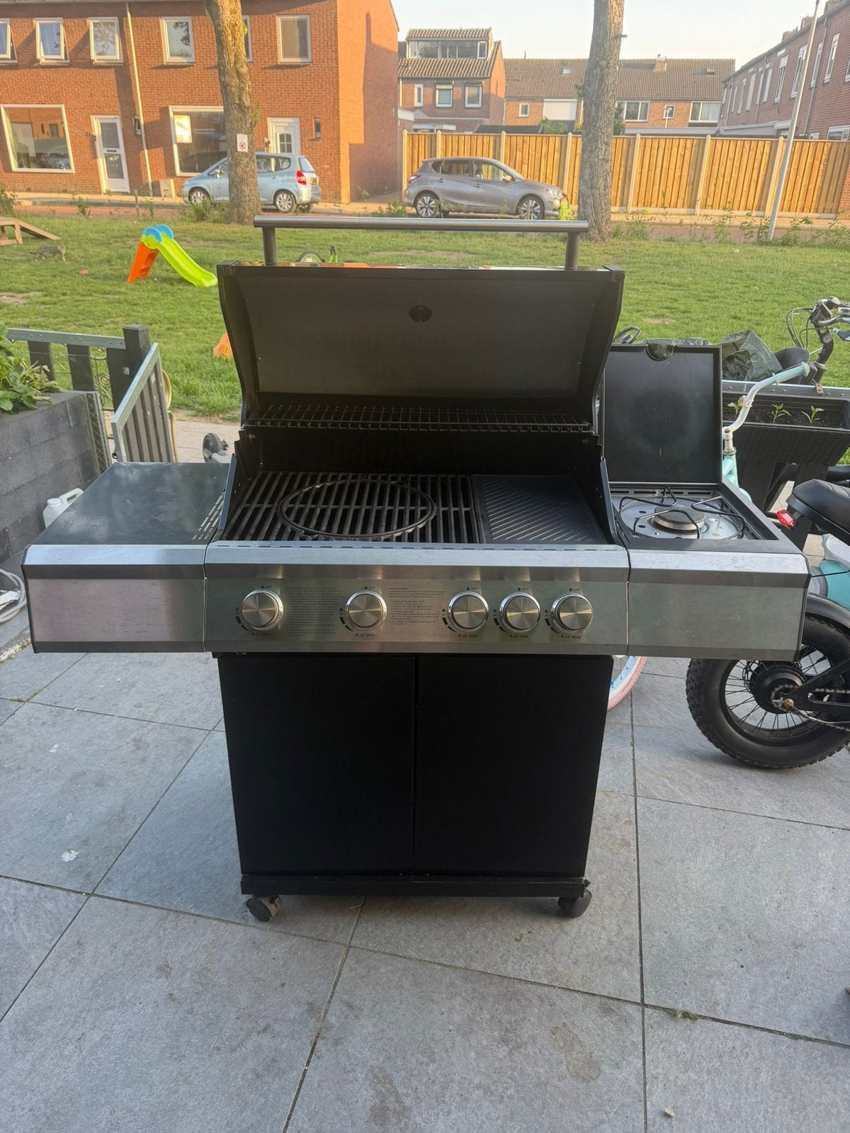 Tarrington House Gasbarbecue K114BCI3, Ophalen, Zo goed als nieuw