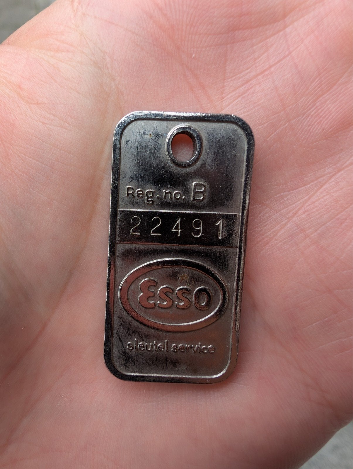 Vintage Esso Sleutelservice Hanger - Reg. no. B 22491, Ophalen of Verzenden