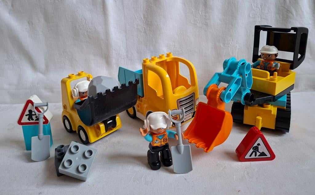 Lego Duplo 10930 en 10931 , Bulldozer,  Truck,  graafmachine, Kinderen en Baby's, Speelgoed | Duplo en Lego, Duplo, Complete set