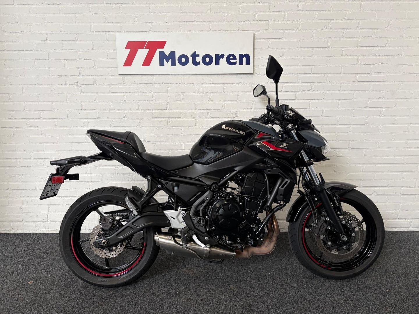 KAWASAKI Z650 LESMOTOR 35 KW (bj 2025) 17,286 km, 2 cilinders, 649 cc, Bedrijf, Onbekend