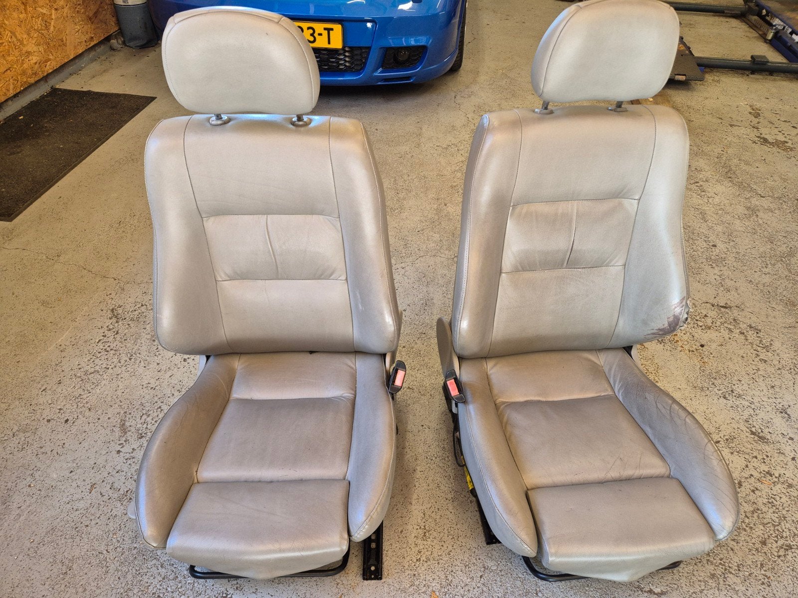 lederen stoelen astra g, Ophalen