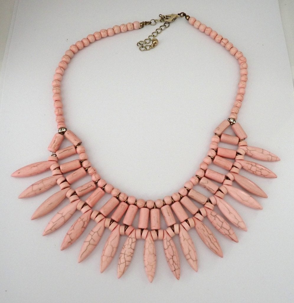 Prachtig collier van roze howliet, Verzenden, Zo goed als nieuw, Roze, Steen of Mineraal