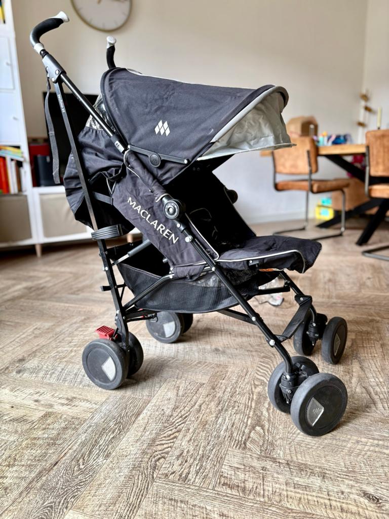 Maclaren buggy met regenhoes - Zo goed als nieuw, Kinderen en Baby's, Buggy's, Ophalen, Zo goed als nieuw, Maclaren, Regenhoes