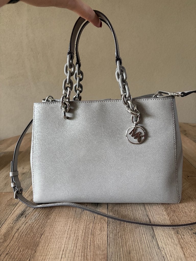 Michael Kors tas, grijs met zilveren hardware, Ophalen of Verzenden, Zo goed als nieuw, Grijs, Handtas