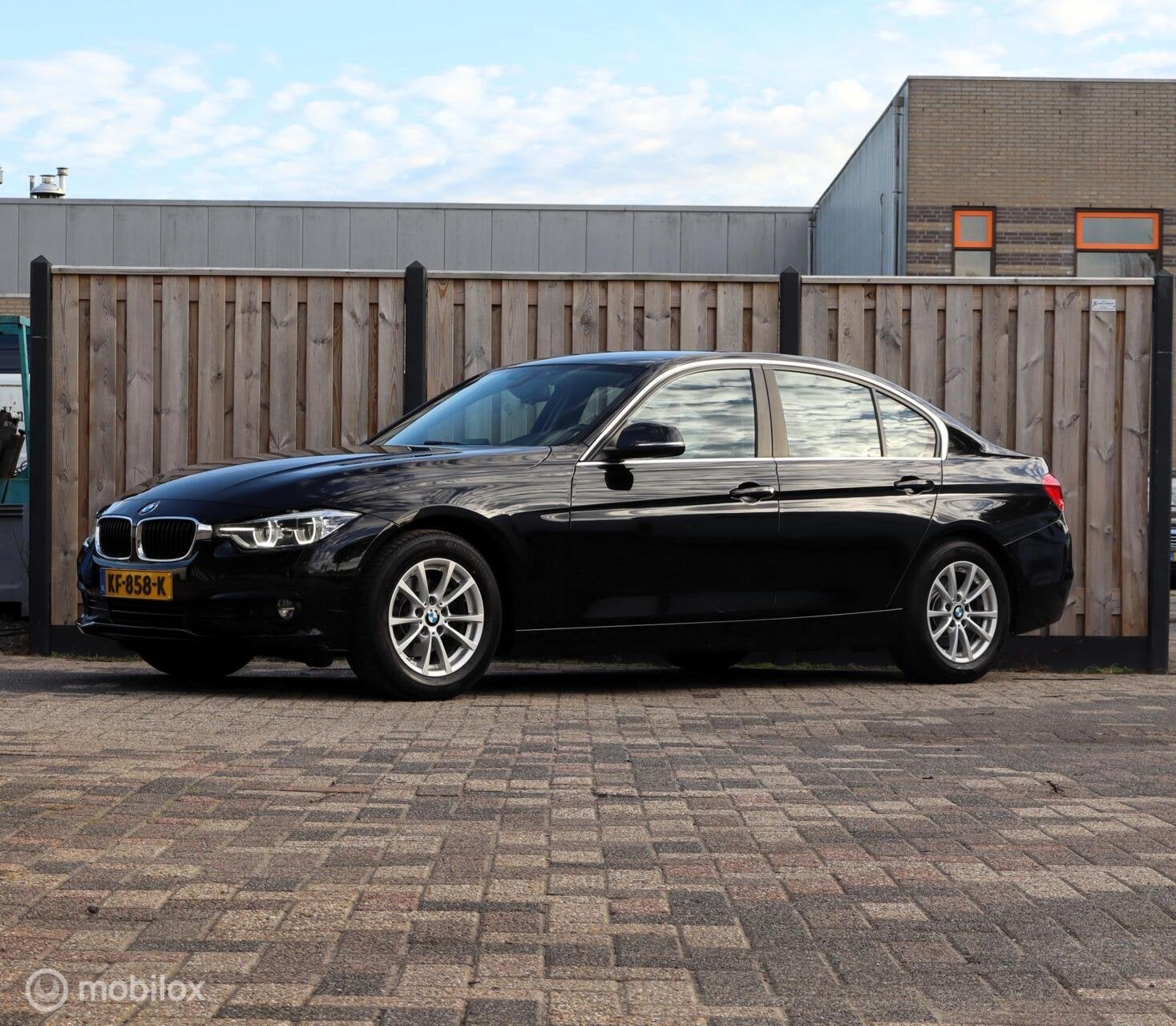 BMW 3-serie 318i Led/Navi, Auto's, Gebruikt, Euro 6, Zwart, Origineel Nederlands