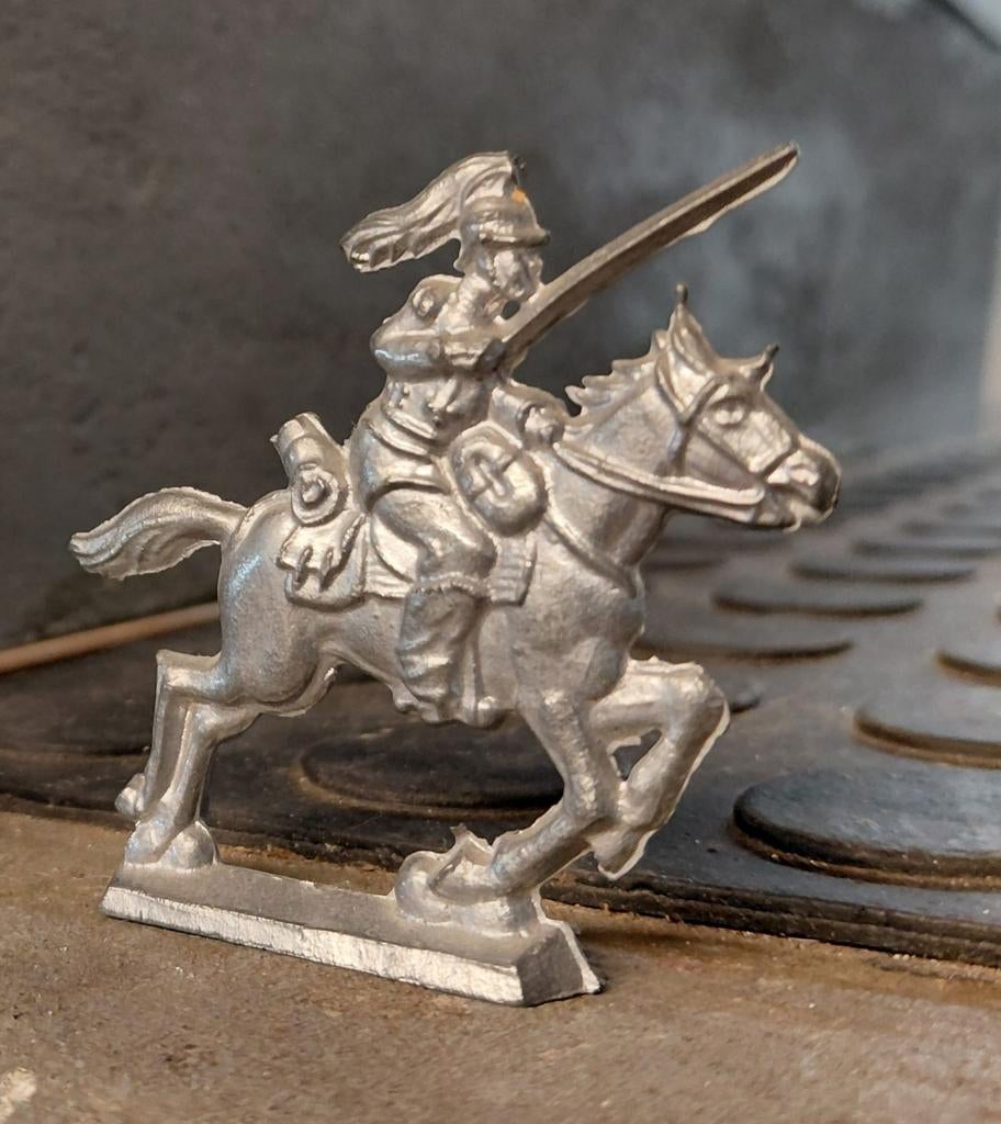 Tinnen beeldje van 10cm., Ophalen of Verzenden
