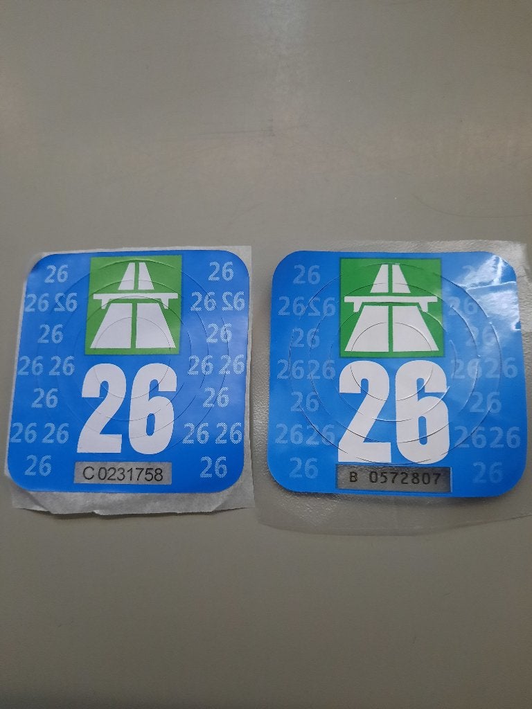 2 vignetten Zwitserland 2026, Tickets en Kaartjes, Autovignetten, Drie personen of meer
