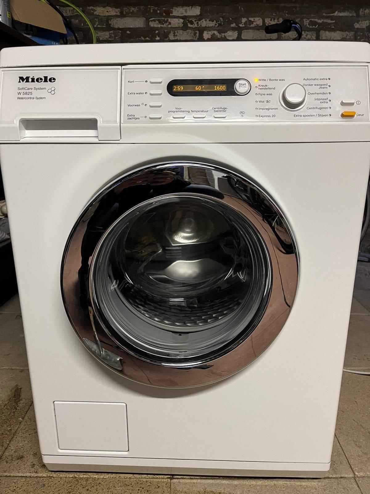 Miele wasmachine, Witgoed en Apparatuur, Wasmachines, Ophalen, Gebruikt, Voorlader, 85 tot 90 cm