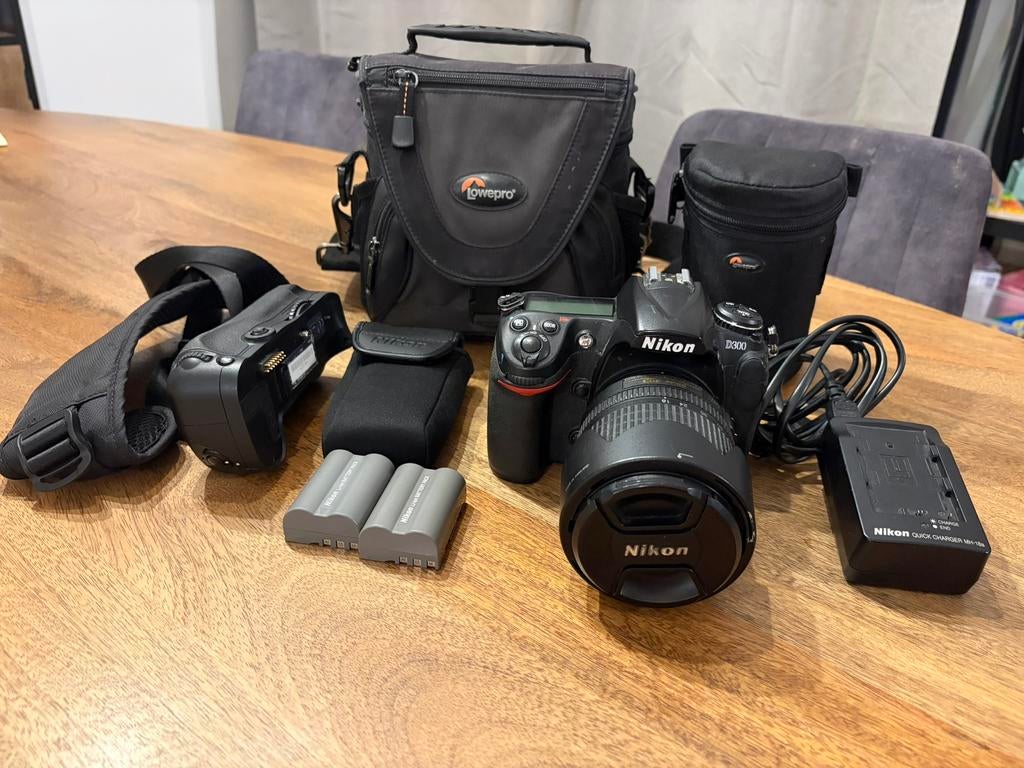 Nikon D300 met AF-S DX 18-105mm en veel extra’s, Audio, Tv en Foto, Fotocamera's Digitaal, Ophalen of Verzenden, Zo goed als nieuw