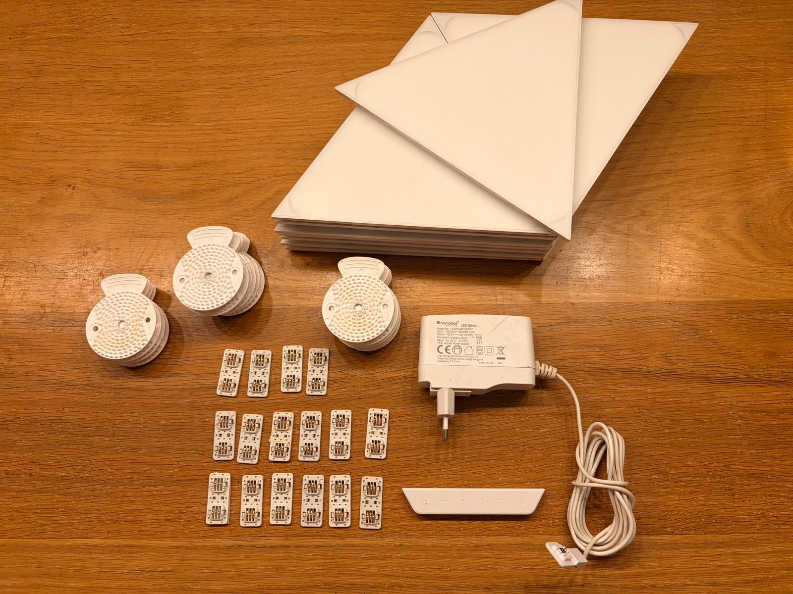 Nano leaf nanoleaf Shapes Triangle Kit 15 Smart panels, Huis en Inrichting, Ophalen of Verzenden, Zo goed als nieuw