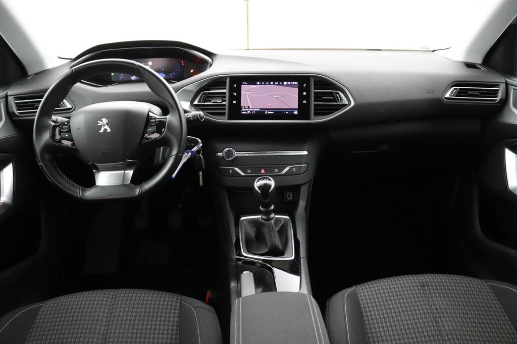 Peugeot 308 SW 1.2 110 PK | Trekhaak | Camera |, Voorwielaandrijving, Gebruikt, Euro 6, 1199 cc