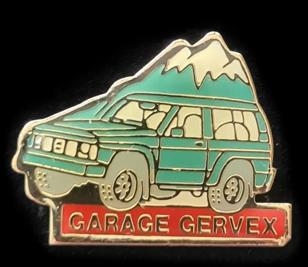 Nissan Petrol- Garage Gervex pin, Ophalen of Verzenden, Nieuw, Transport, Speldje of Pin