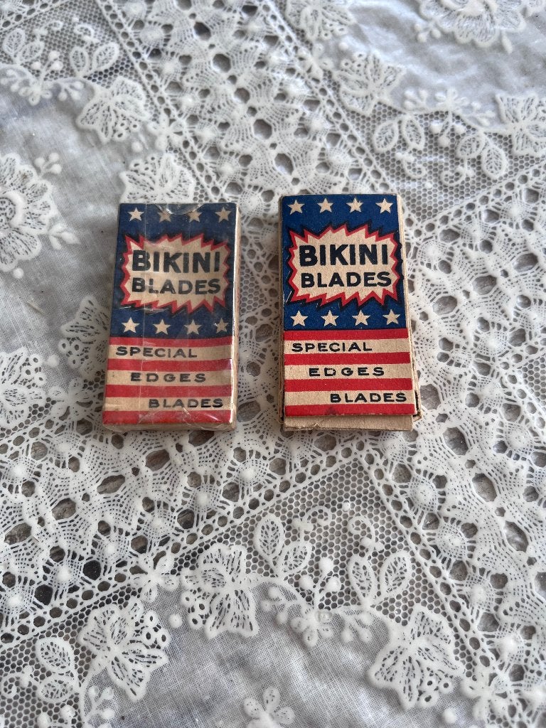 Brocante oude scheermesjes bikini blades scheren, Ophalen of Verzenden, Nieuw, Gebruiksvoorwerp