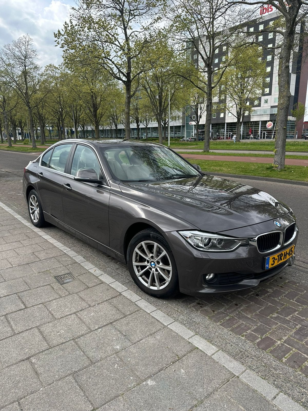 BMW 3-Serie 1.6 316I 2014 Bruin Executive, Auto's, 1360 kg, Euro 6, 4 cilinders, Beige