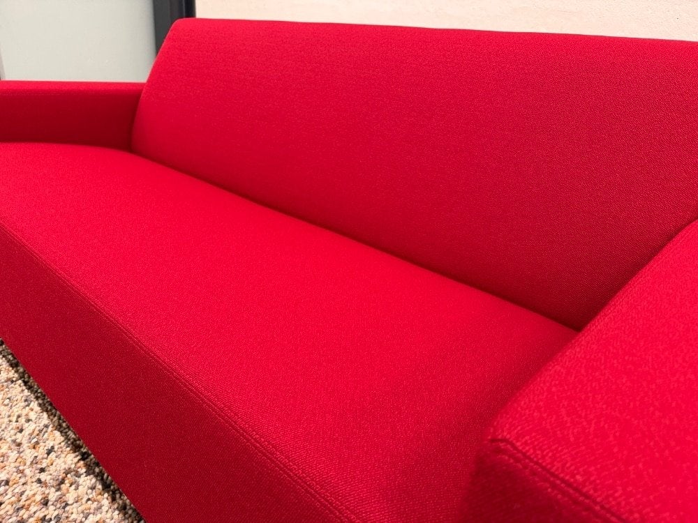 Nieuw Gelderland 6511 Bank 2,5 zits Rood stof Vidar 202, Ophalen of Verzenden, Rechte bank, Info@gelderlanddesign.com, Gelderland