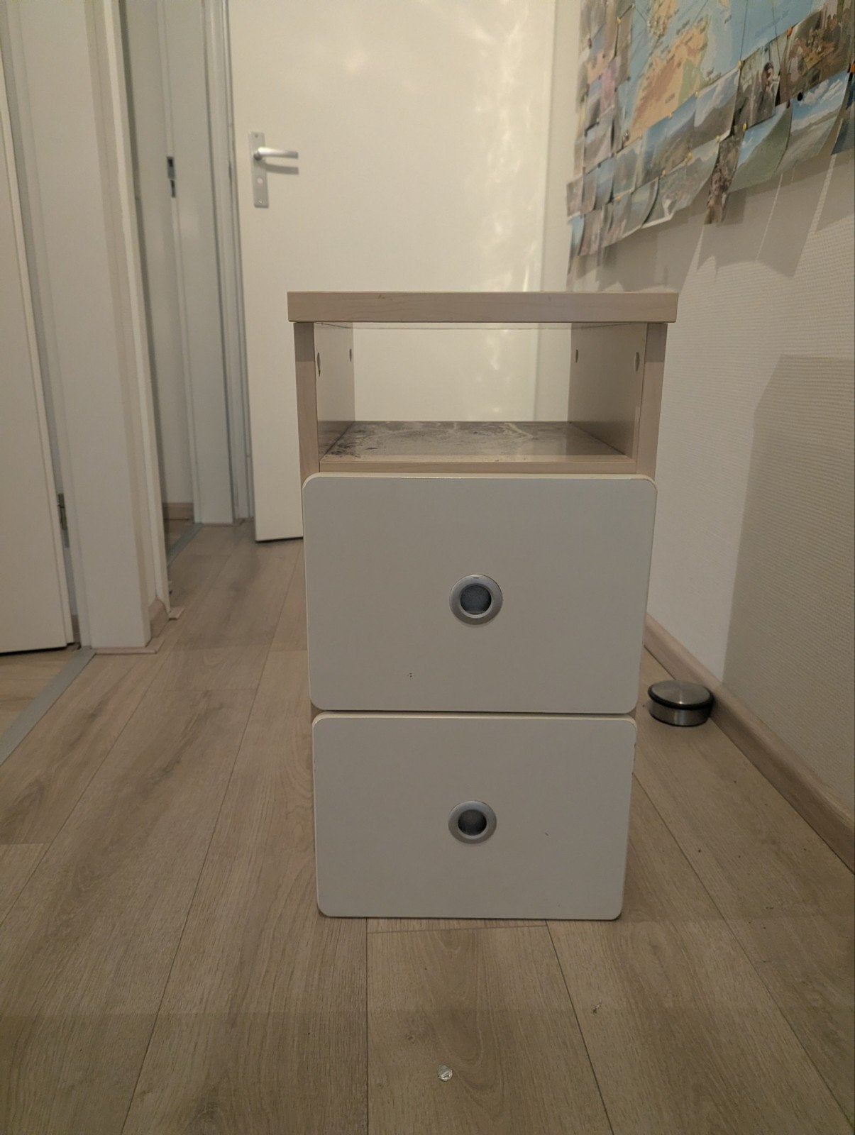 Kastje met lichte beschadiging, gratis af te halen, Ophalen, Gebruikt