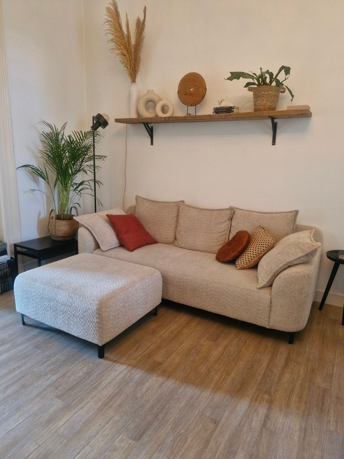 Comfortabele 3-zits bank met hocker - Zo goed als nieuw, Huis en Inrichting, Banken | Bankstellen, Modern, Scandinavisch, Driepersoons