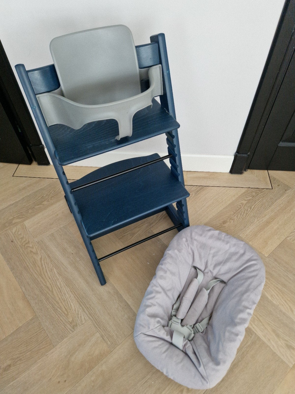 stokke tripp trapp / trip trap + babyset en newborn, Ophalen of Verzenden, Gebruikt, Meegroeistoel, Aanschuifbaar
