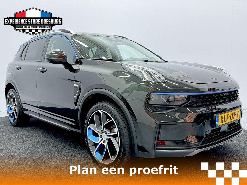 Lynk en Co 01 1.5 MY22 – Zuinig, stijlvol en altijd klaar, Stof, Euro 6, Met garantie (alle), Zwart