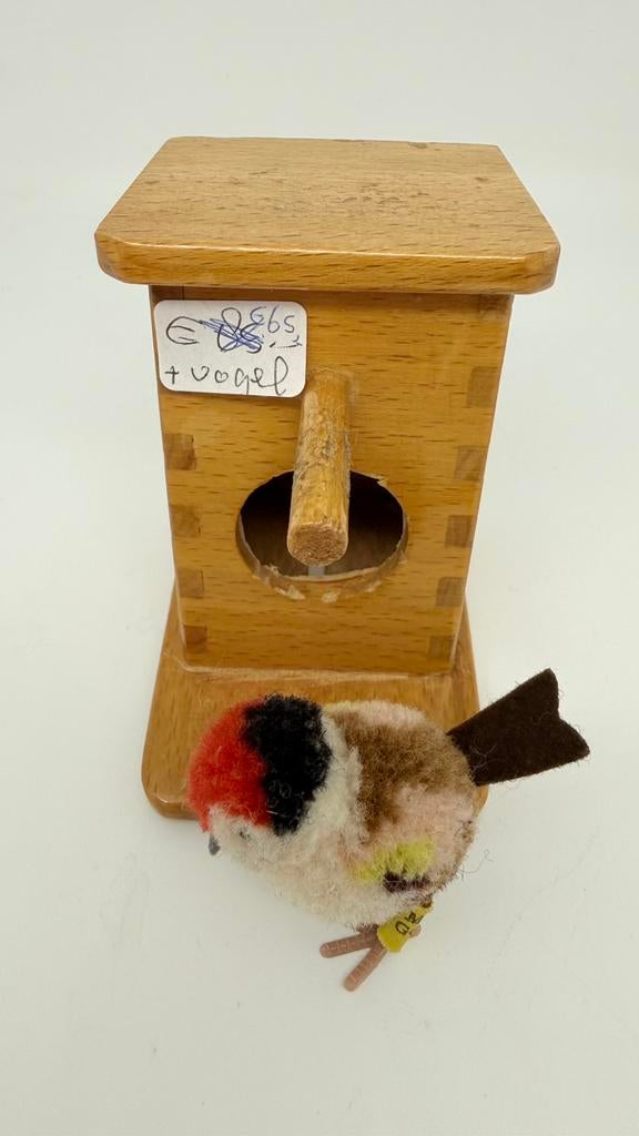 Oude houten spaarpot. Huisje met vogeltje er in: Steiff!, Antiek en Kunst, Verzenden