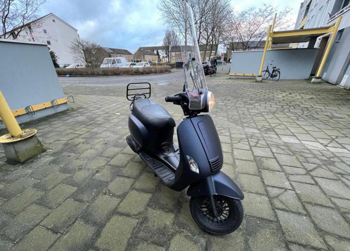 Zo goed als nieuwe Riva scooter - Mat Blauw, Ophalen, Zo goed als nieuw, Benzine, Overige merken