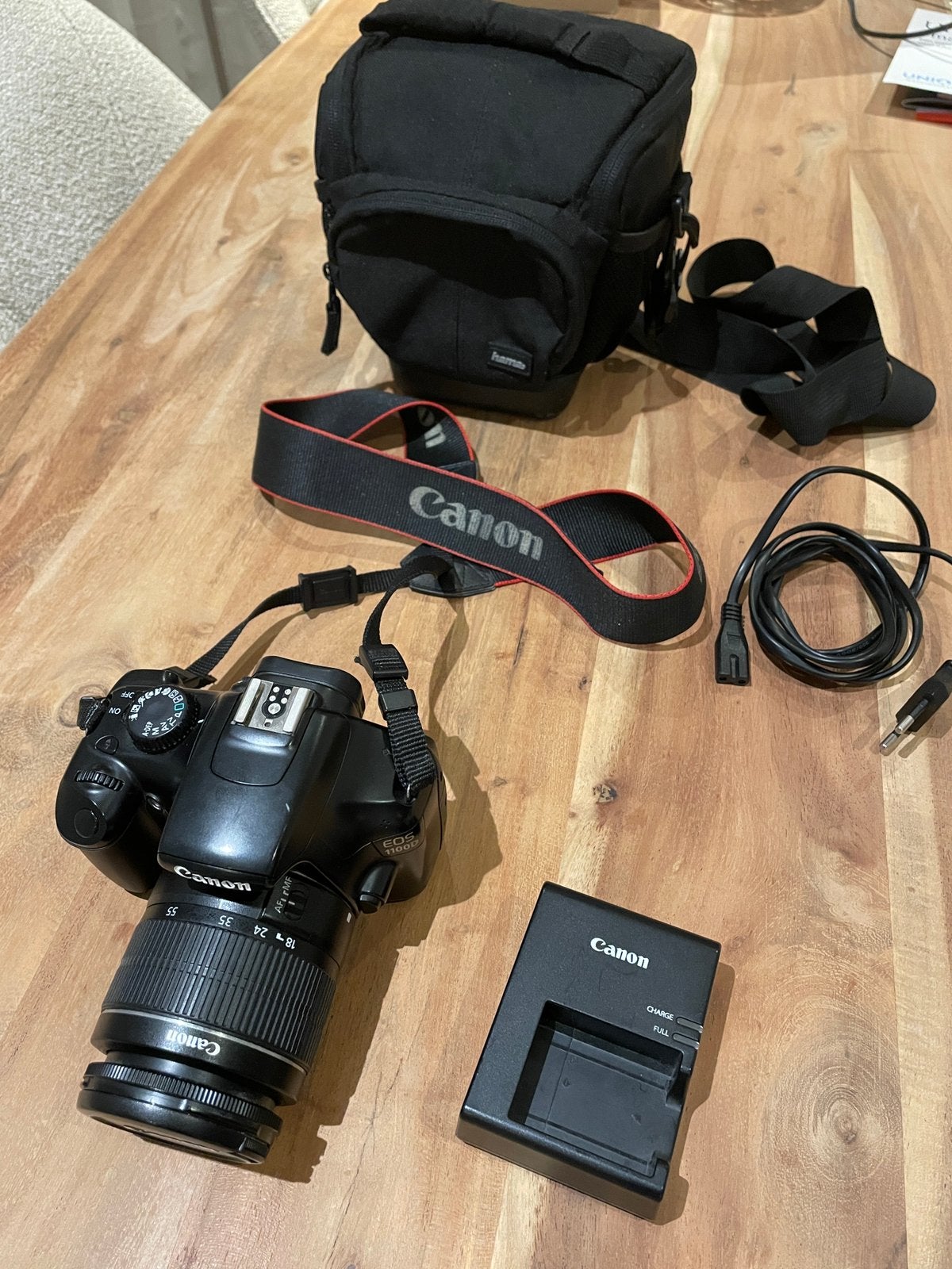 Canon 1100D Spiegelreflexcamera, Ophalen of Verzenden, Zo goed als nieuw, Canon, Geen optische zoom