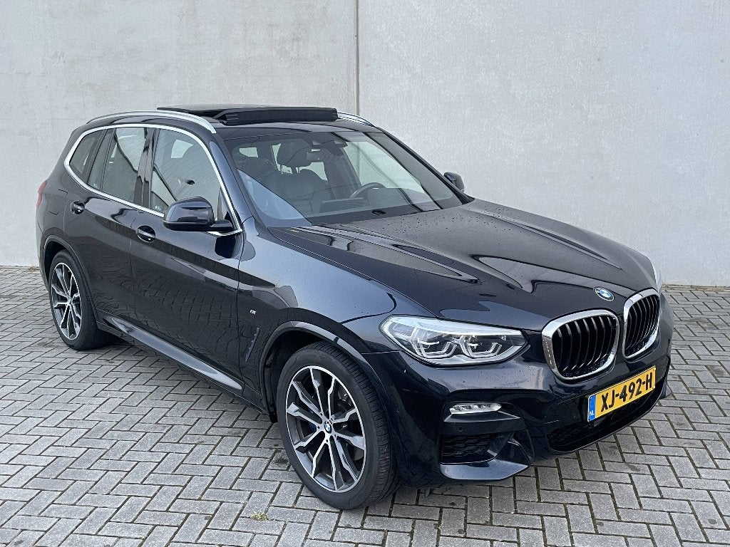 BMW X3 Xdrive20i M-Sport Automaat Pano Trekhaak Led HUD, Auto's, BMW, 1998 cc, Zwart, 4 cilinders, Zwart