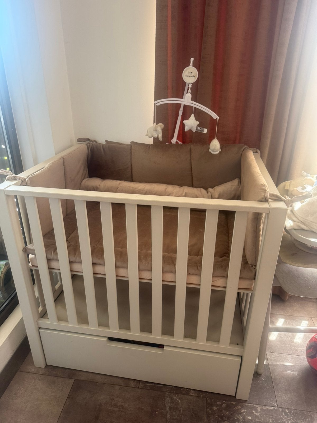 Europe Baby Mees Box Met Lade Oatmeal, Ophalen, Zo goed als nieuw, Lade