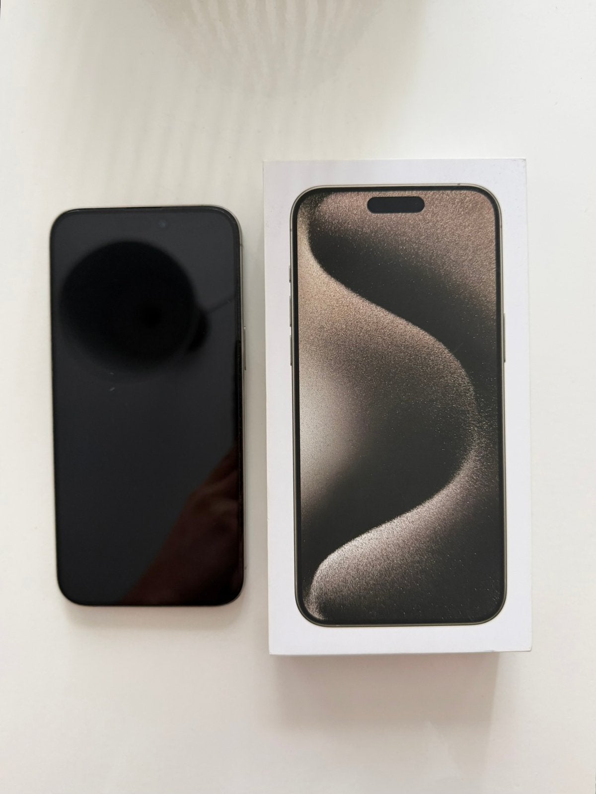 Foto 2 van iPhone 15 Pro Max 256GB Natural Titanium