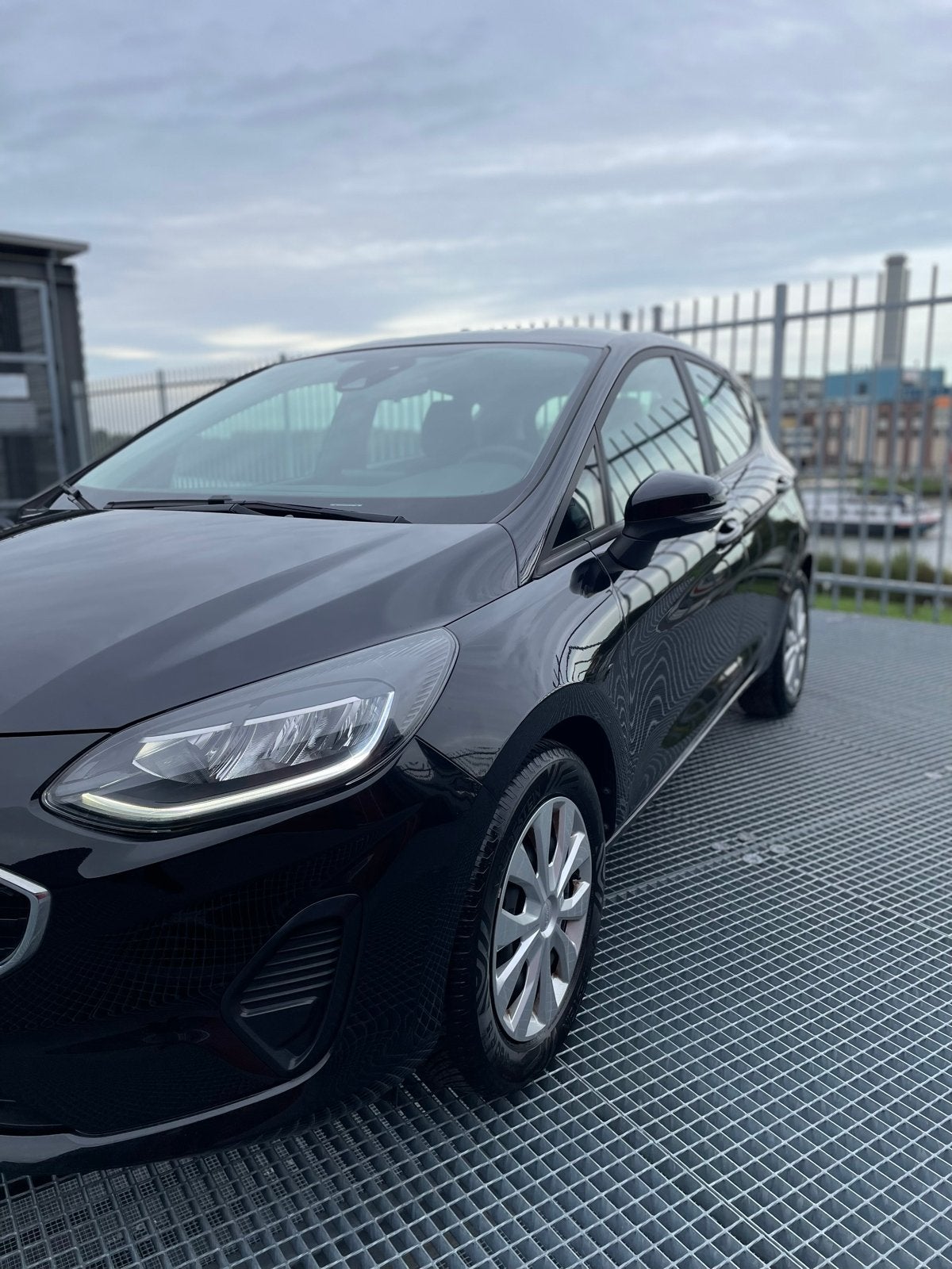 Ford Fiësta 1.0 Ecoboost 101pk 5dr 2022 Zwart 1Ste Eigenaar, Voorwielaandrijving, Dealer onderhouden, Origineel Nederlands, 1079 kg