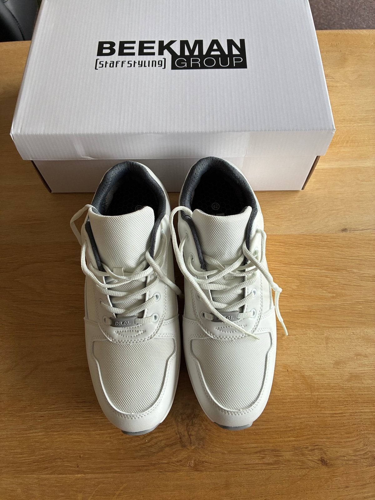 Dyanne Beekman werk sneakers maat 42, wit, Wit, Nieuw, Ophalen of Verzenden, Werkschoenen