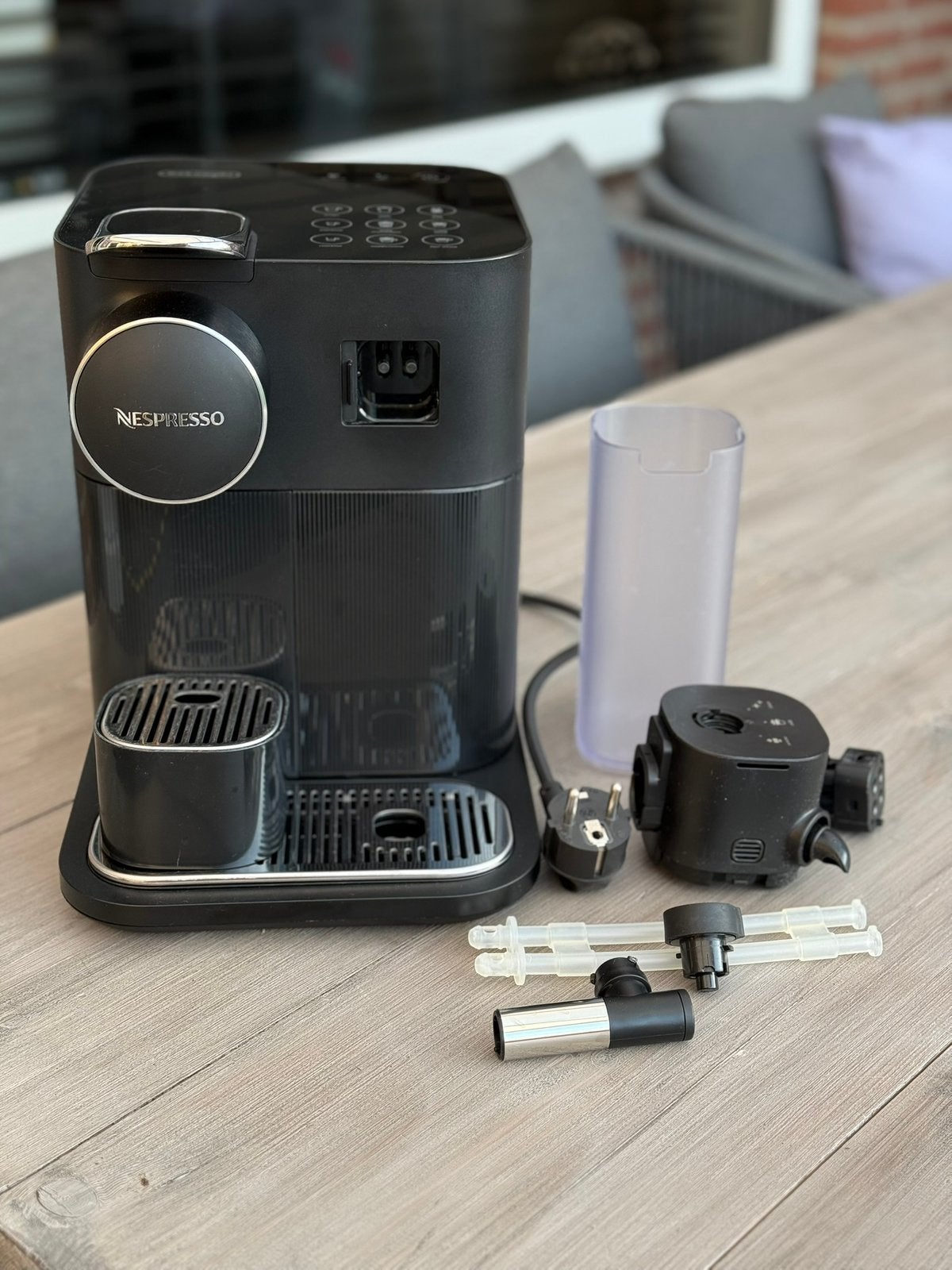 Nespresso Gran Lattissima - met een defect - prijs bespreekb, Ophalen, Gebruikt, Koffiemachine