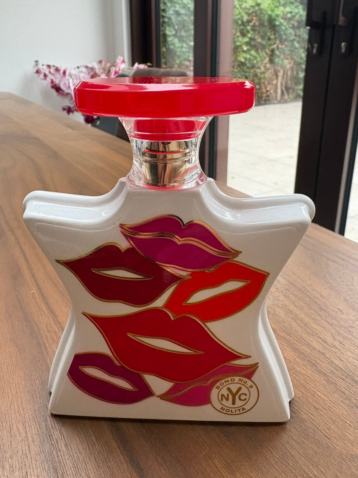 Bond no 9 parfum Nolita, Ophalen of Verzenden, Zo goed als nieuw, Parfumfles
