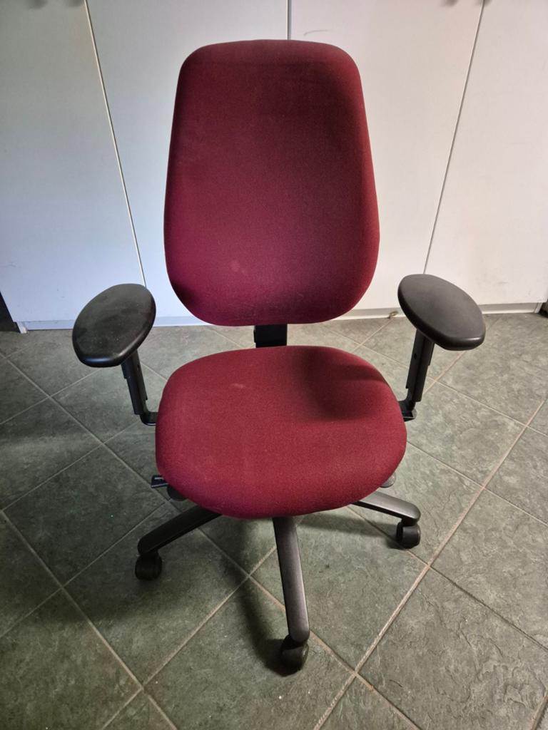 Comfortabele rode bureaustoel - Gebruikt, Ophalen of Verzenden, Gebruikt, Rood, Bureaustoel