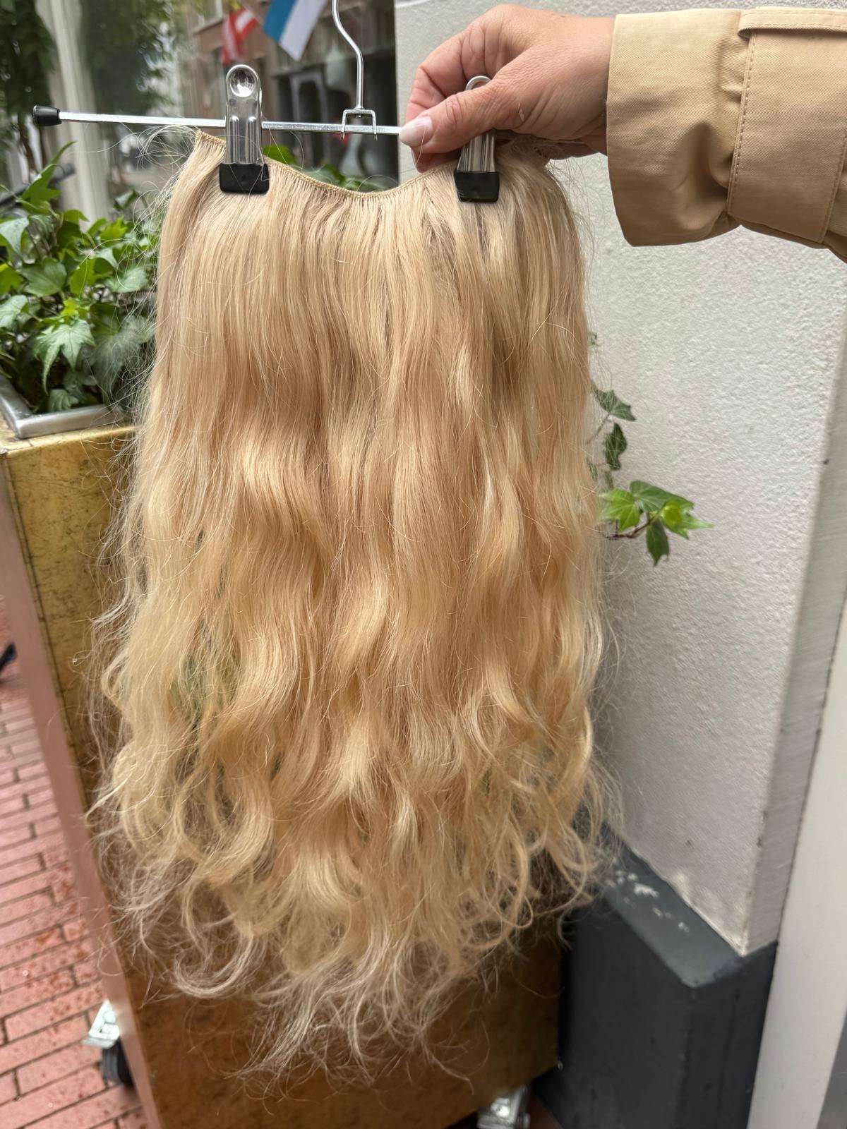 Blond Echt Haarstuk - Krul/Grove Slag - 60 cm, Ophalen of Verzenden, Nieuw, Pruik of Haarverlenging