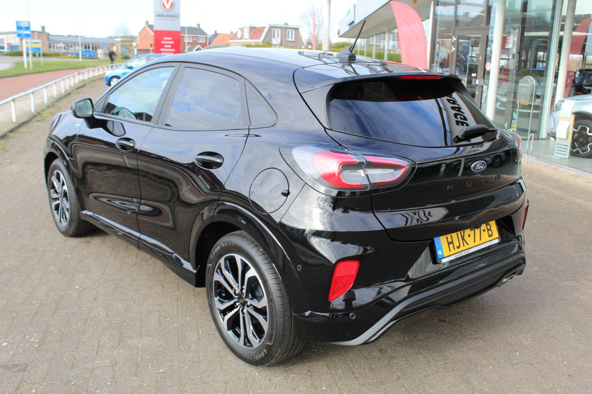 Ford Puma 1.0-125pk EcoBoost Hybrid ST-Line. April 2024 ! Sl, Auto's, Voorwielaandrijving, 12 maanden, Stof, Zwart