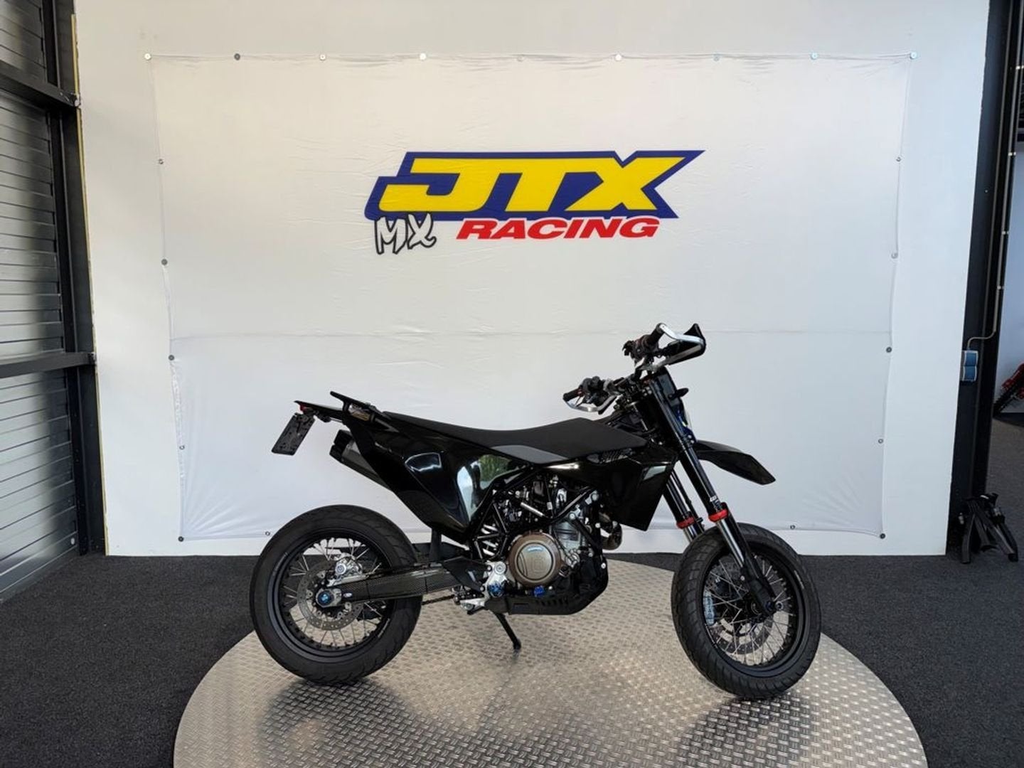 Husqvarna HUSQVARNA 701 SUPERMOTO, Motoren, 693 cc, Motorrijbewijs A, Bedrijf, Onbekend
