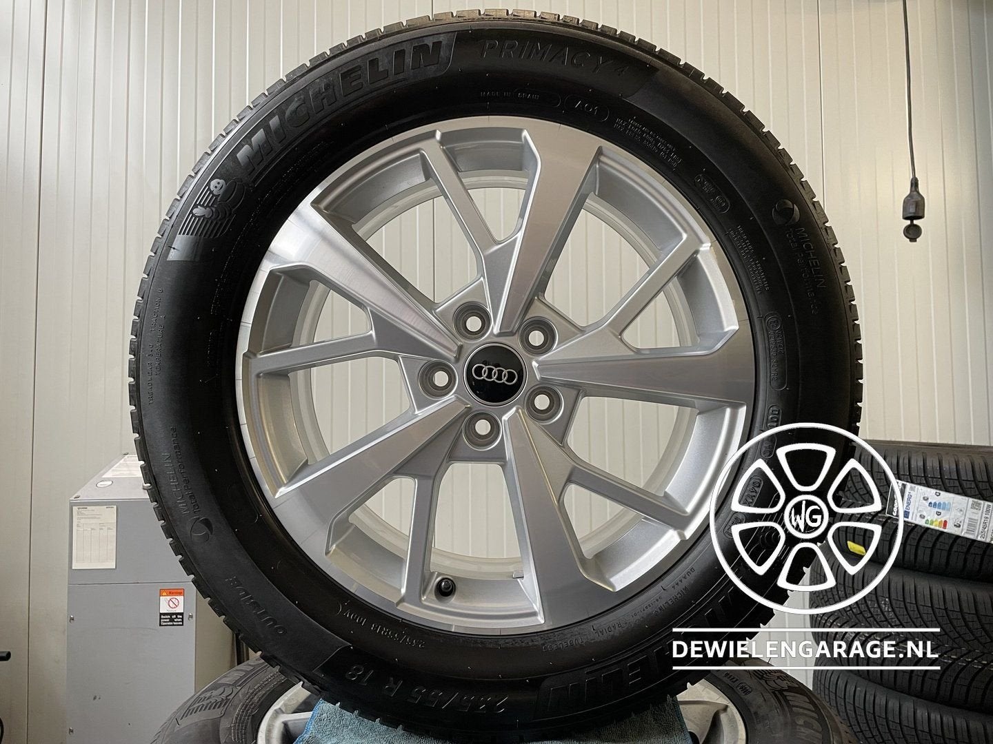 18 inch Audi Q3 Velgen 2-kleur Origineel Velgen Zomer 5x112, Auto-onderdelen, Banden en Velgen, 18 inch, Gebruikt, -, -