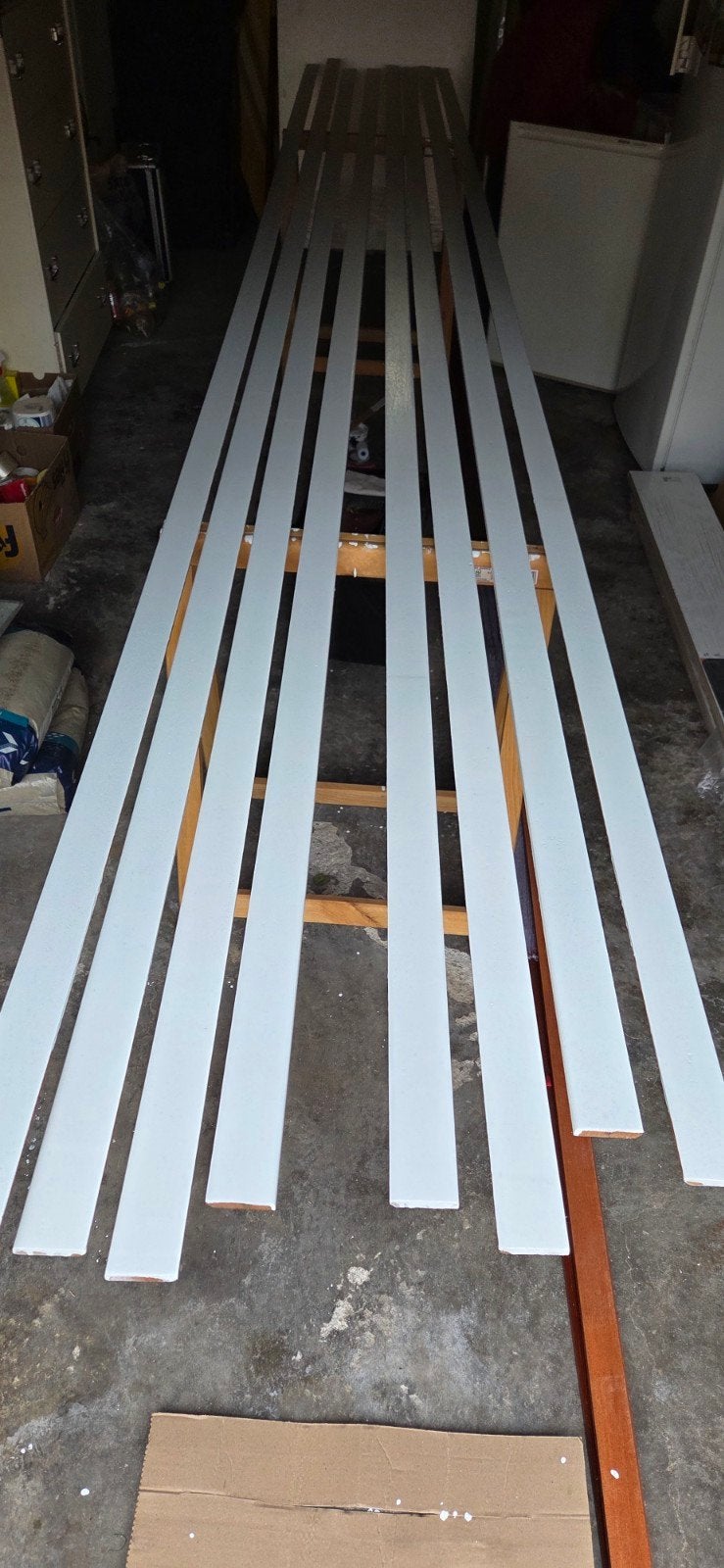 10 hardhouten plinte van 4.90, 8 wit gelakt, 2 ongelakt - 4., Ophalen